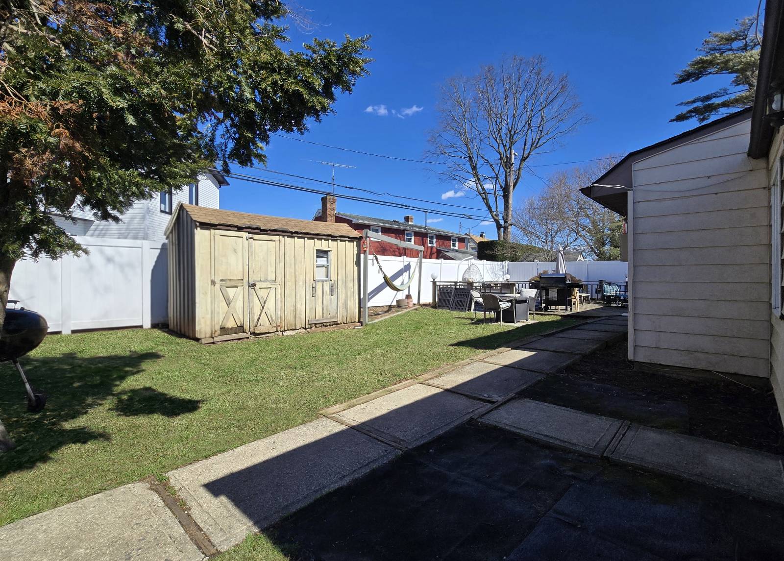 #20 photo, 5 South Ln, Levittown , NY 11756