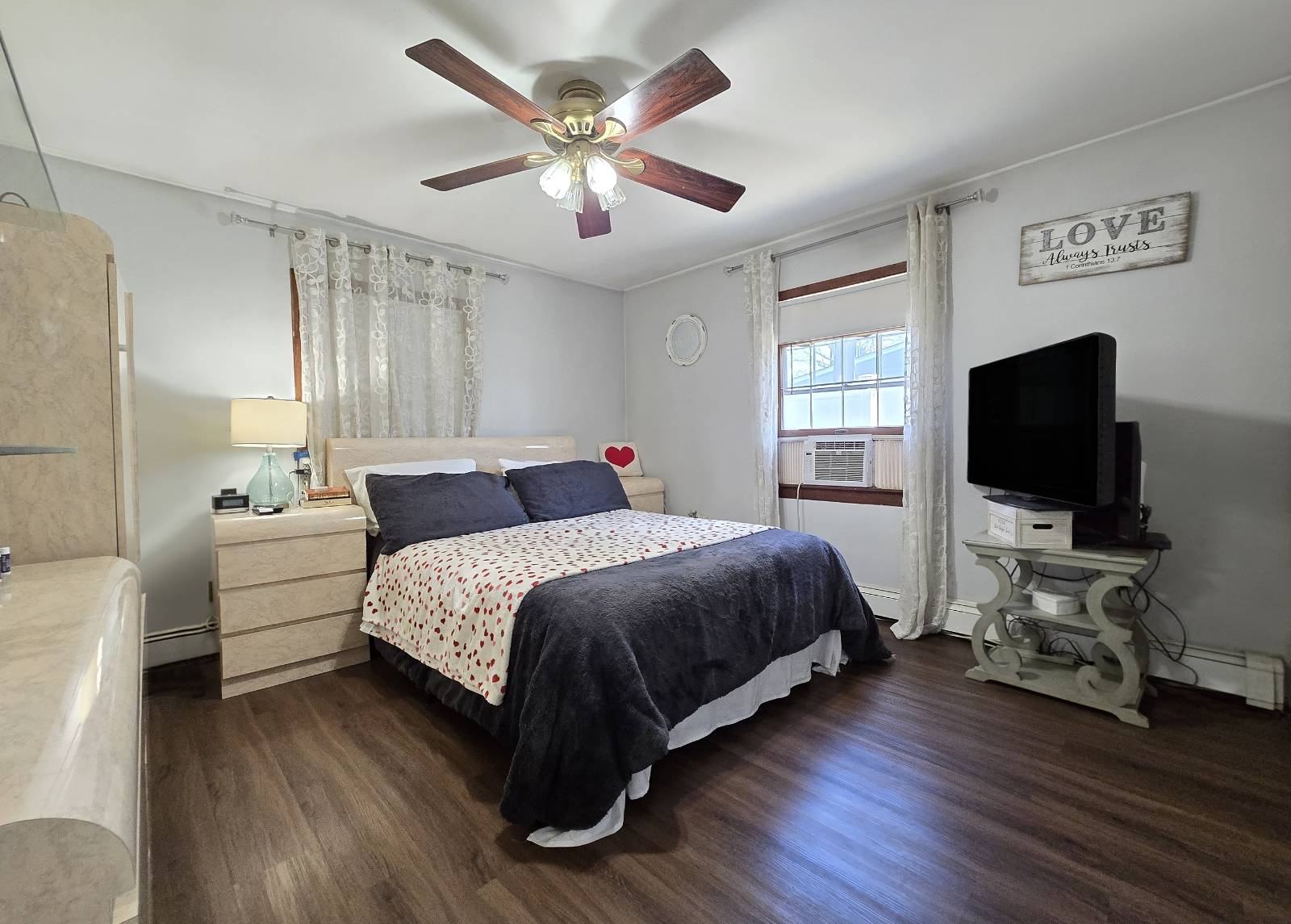 #7 photo, 5 South Ln, Levittown , NY 11756