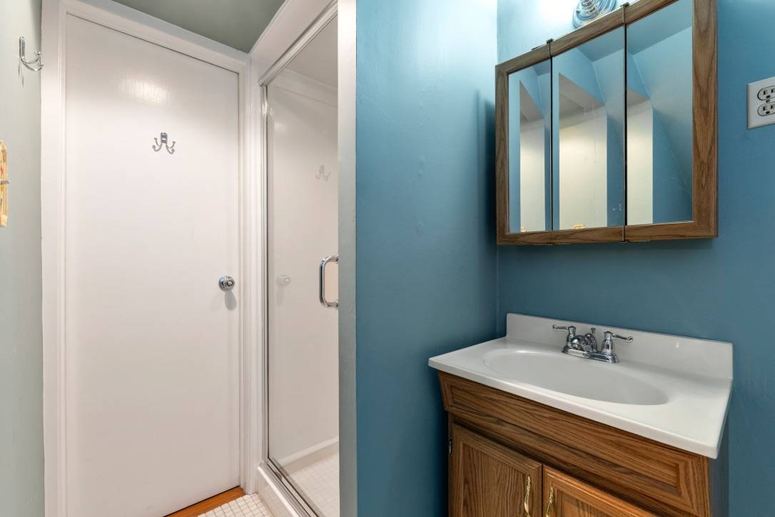 #19 photo, 51-15  Bell Boulevard, Bayside Hills , NY 11364