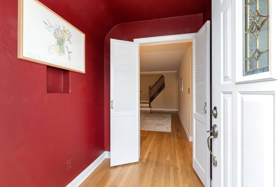 #2 photo, 51-15  Bell Boulevard, Bayside Hills , NY 11364