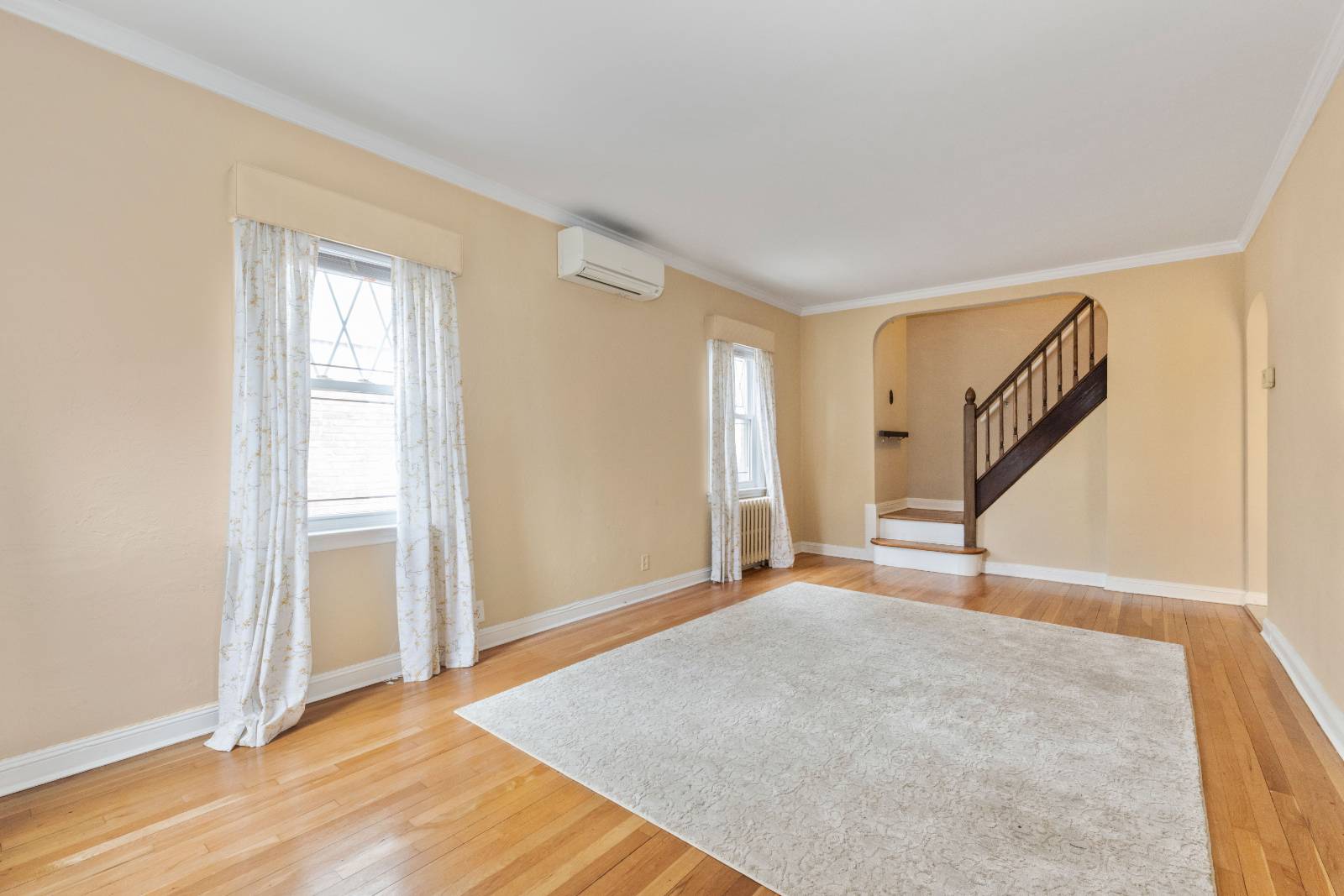 #4 photo, 51-15  Bell Boulevard, Bayside Hills , NY 11364