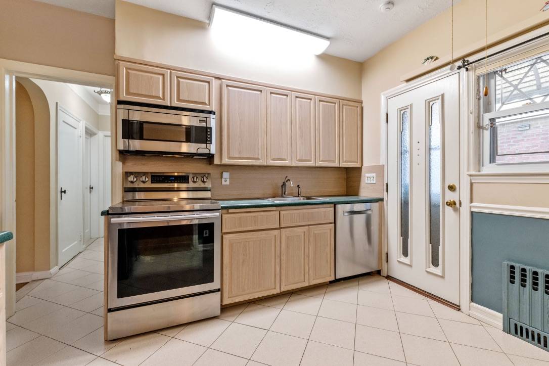 #9 photo, 51-15  Bell Boulevard, Bayside Hills , NY 11364