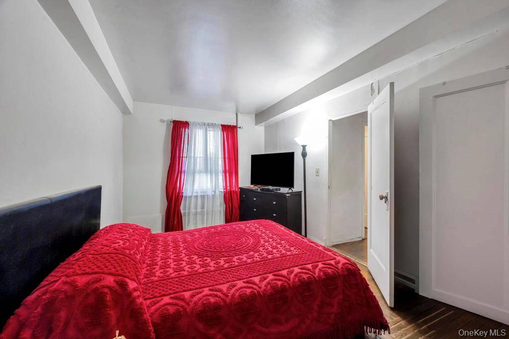 #13 photo, 1690 Metropolitan Avenue , #1E, Parkchester , NY 10462