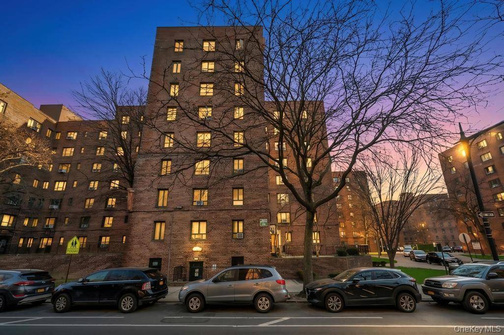 #17 photo, 1690 Metropolitan Avenue , #1E, Parkchester , NY 10462