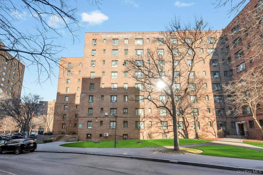 #20 photo, 1690 Metropolitan Avenue , #1E, Parkchester , NY 10462