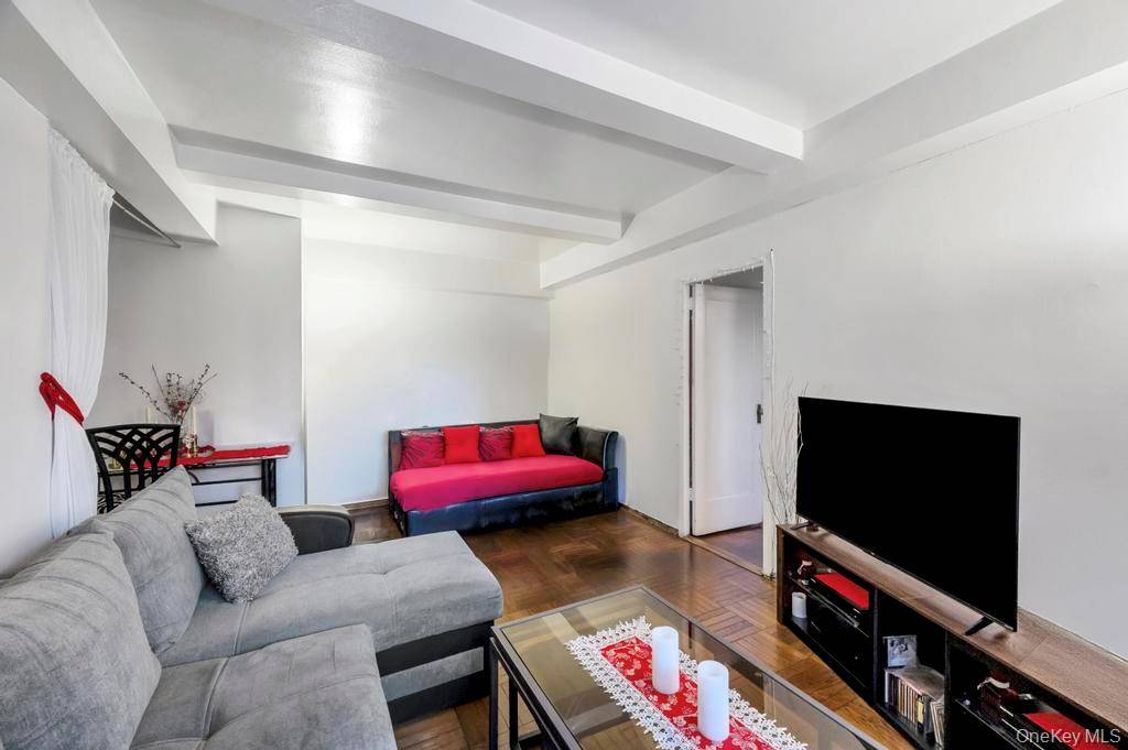 #7 photo, 1690 Metropolitan Avenue , #1E, Parkchester , NY 10462