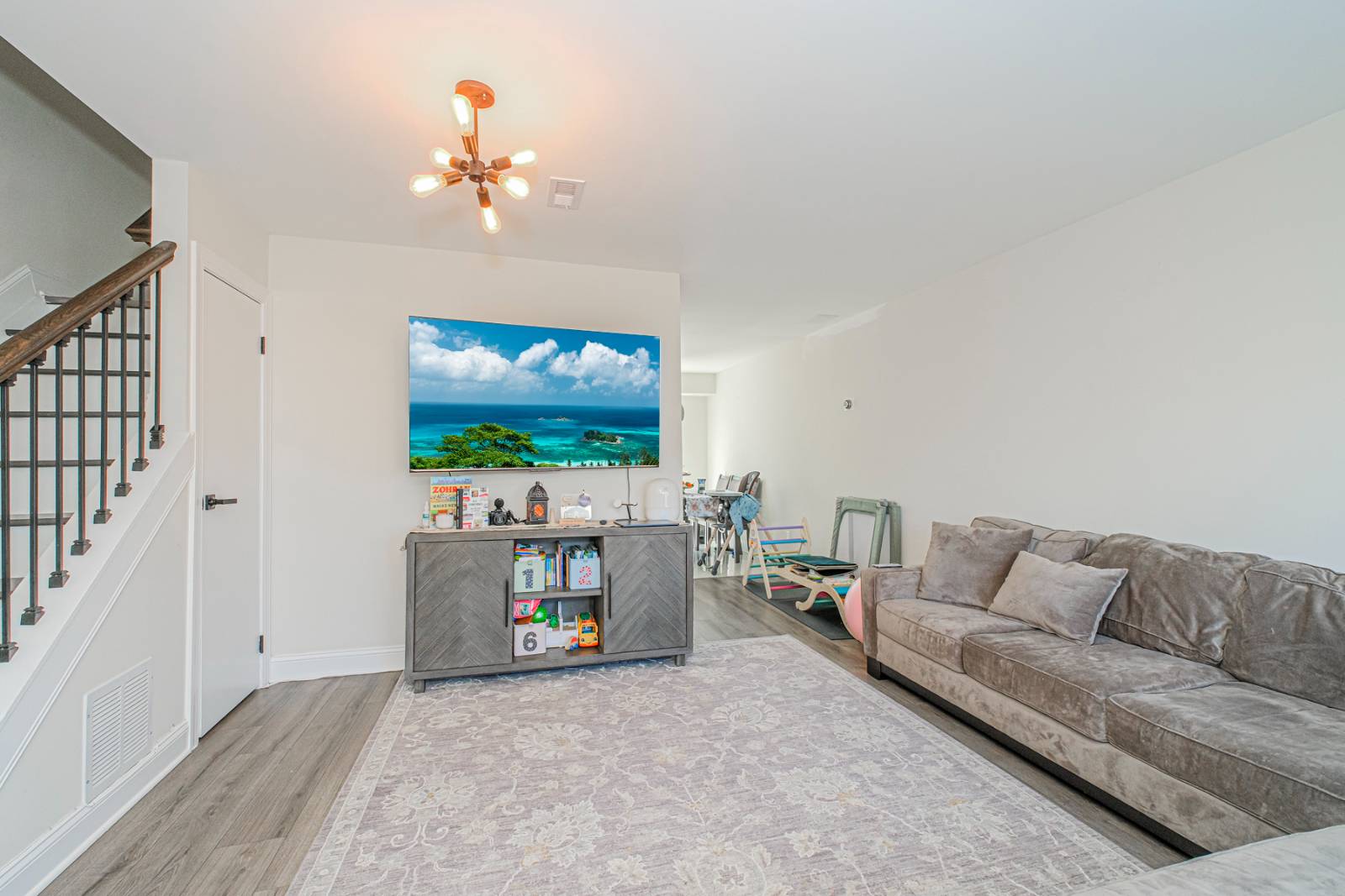 #3 photo, 182 Arlington Pl, Staten Island , NY 10303