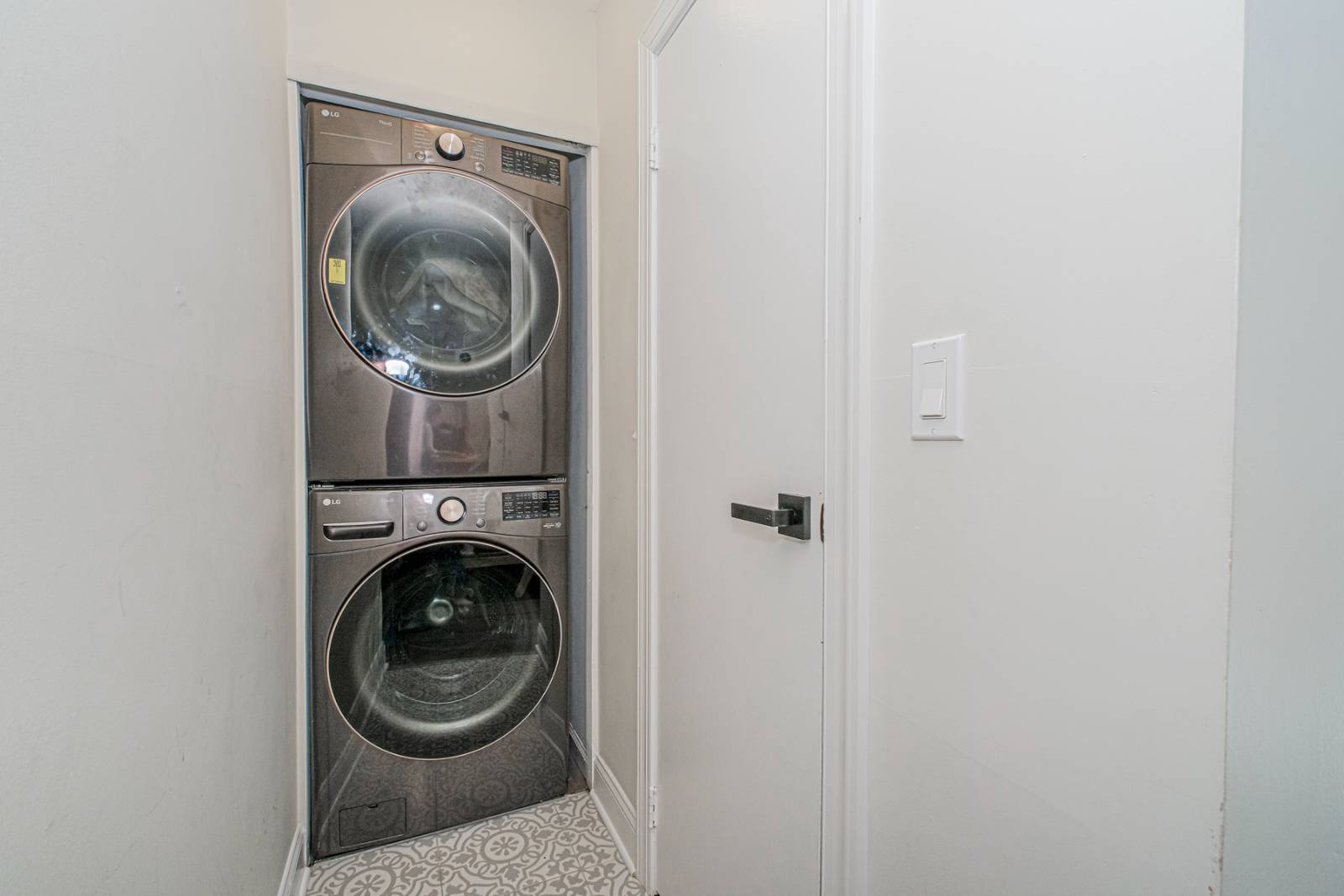 #7 photo, 182 Arlington Pl, Staten Island , NY 10303