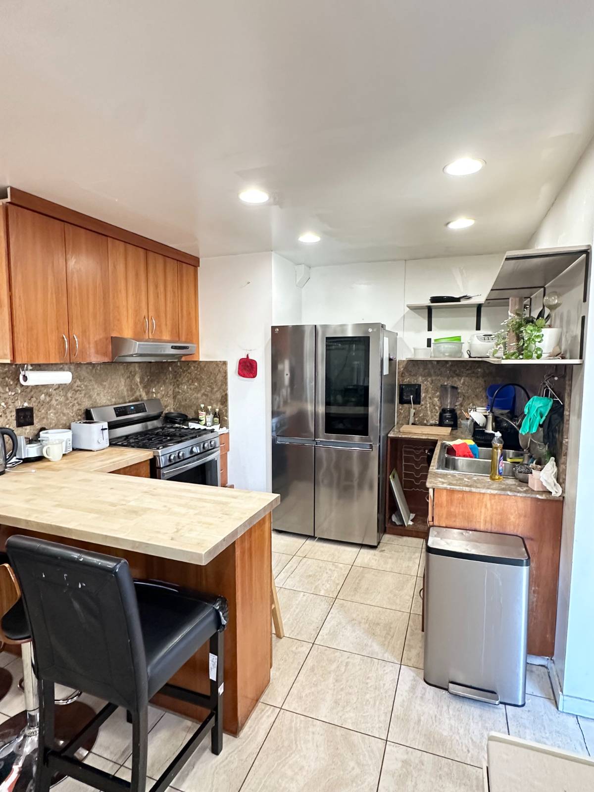 #6 photo, 67-15 215th St, Oakland Gardens , NY 11364