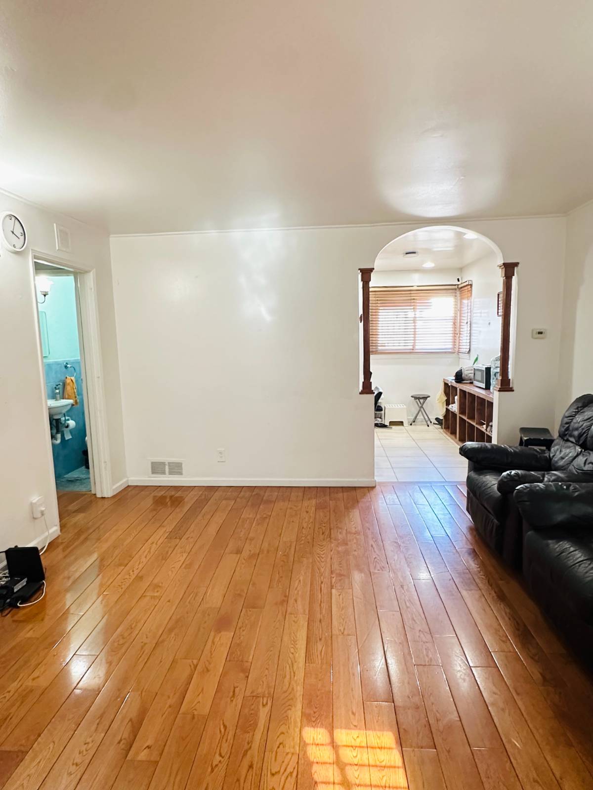 #9 photo, 67-15 215th St, Oakland Gardens , NY 11364