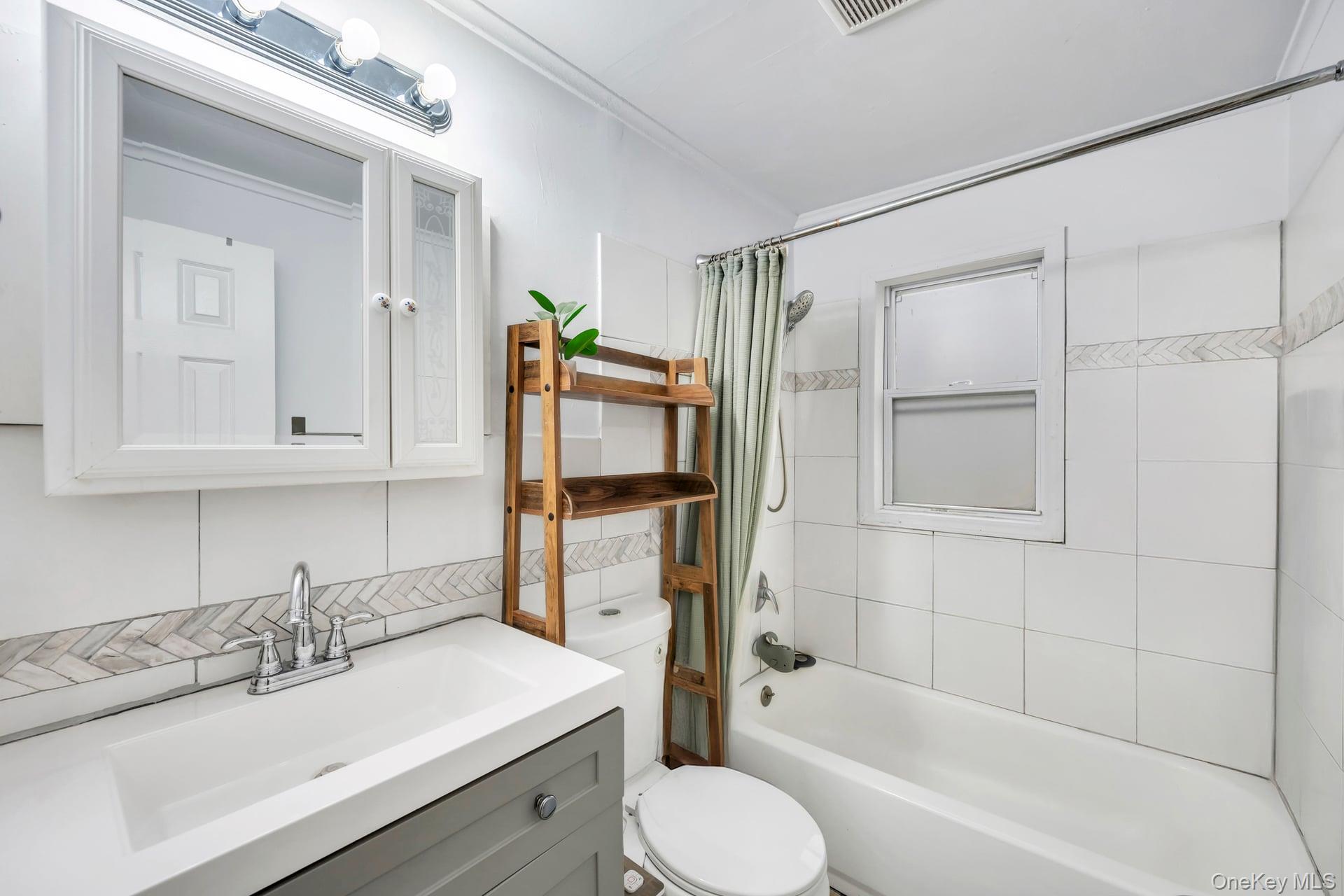 #15 photo, 220 Woodycrest Drive, Holtsville , NY 11742