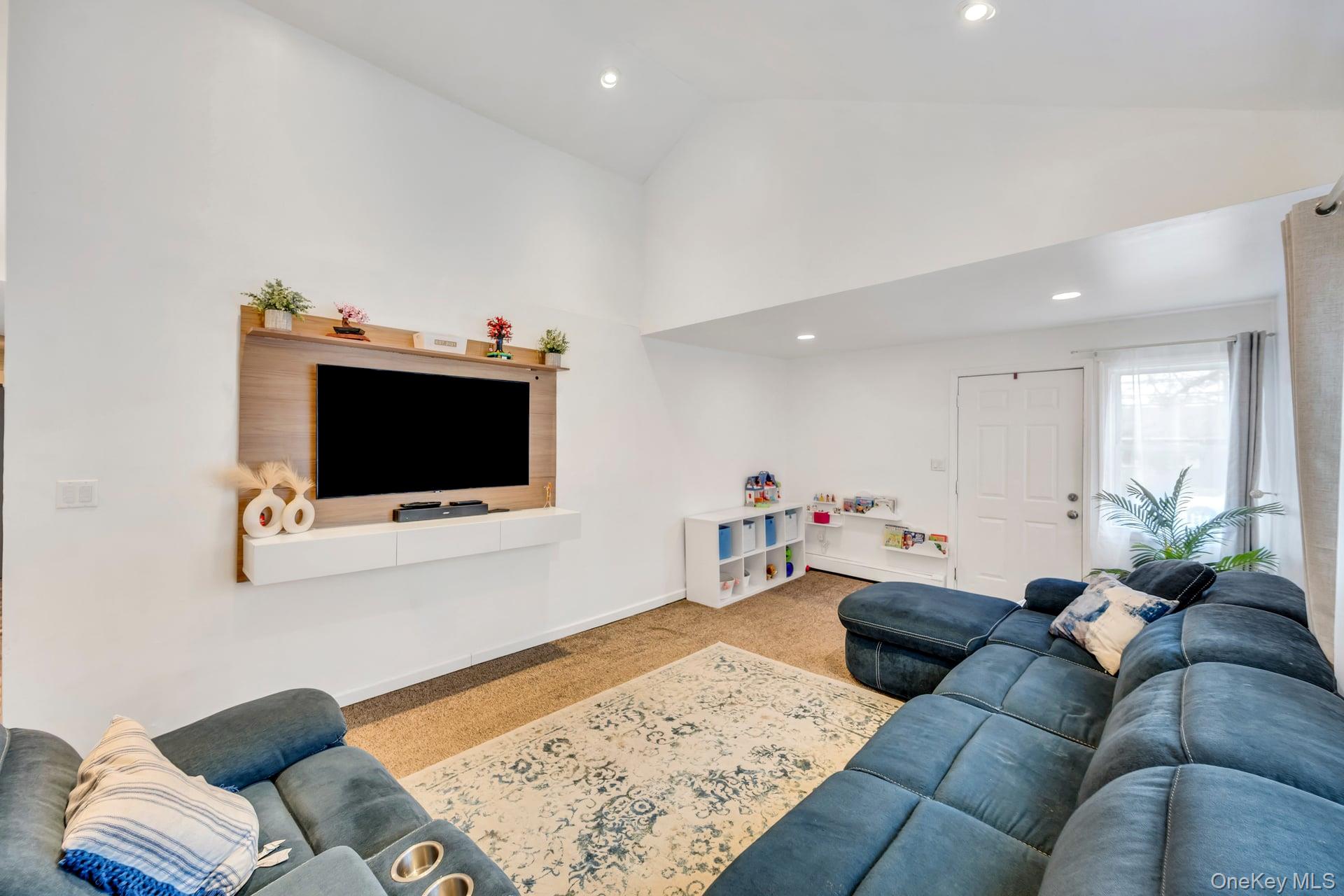 #7 photo, 220 Woodycrest Drive, Holtsville , NY 11742