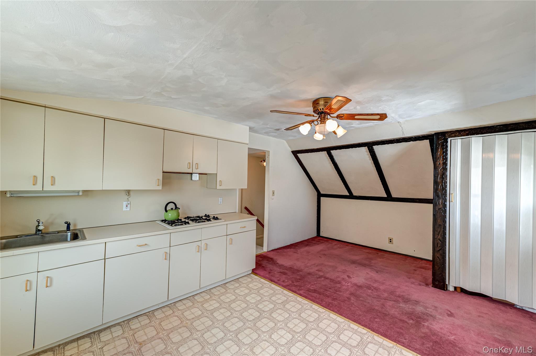 #14 photo, 1595 Washington Avenue, מחוז נסאו Seaford , NY 11783