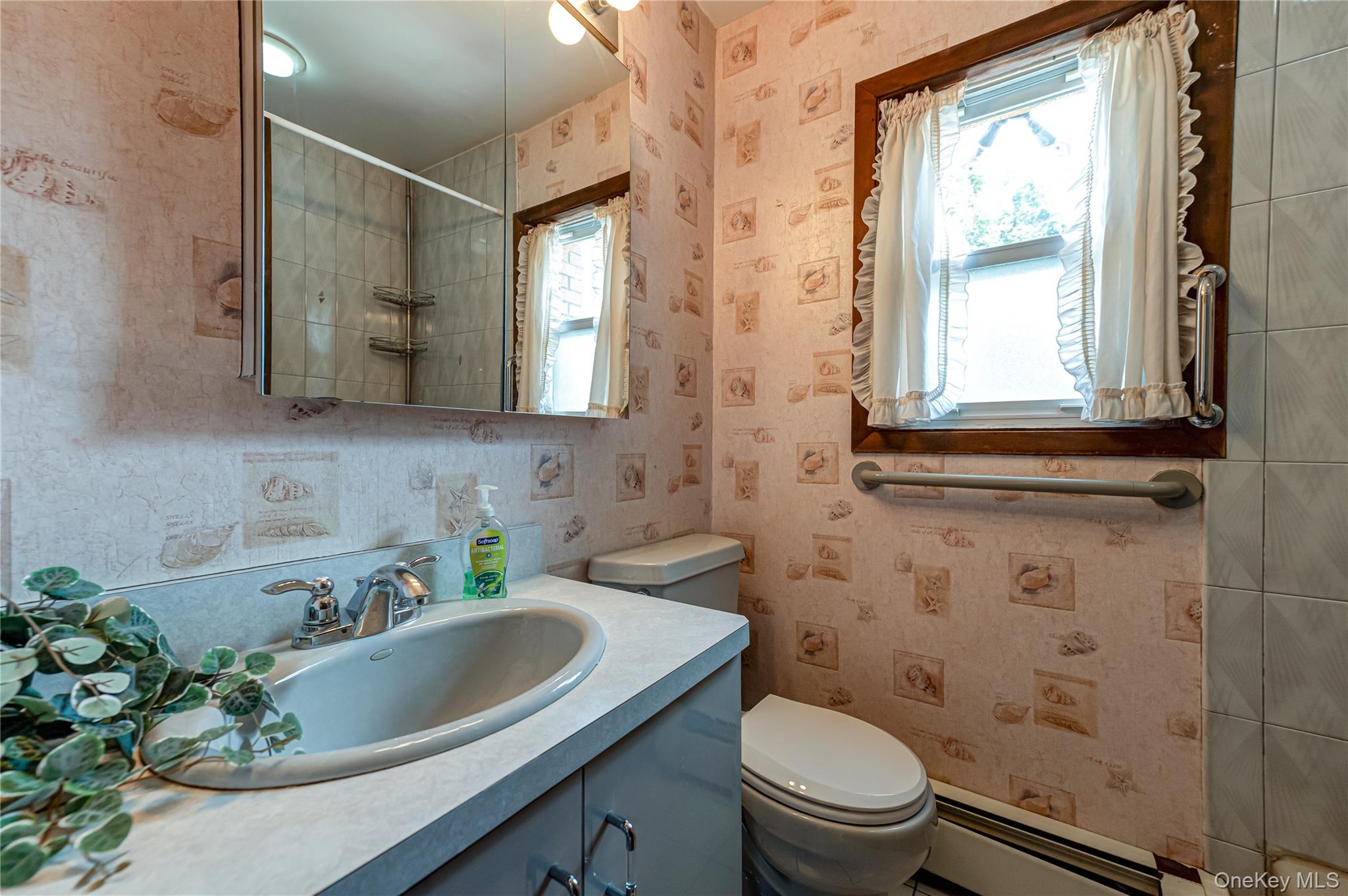 #18 photo, 1595 Washington Avenue, מחוז נסאו Seaford , NY 11783