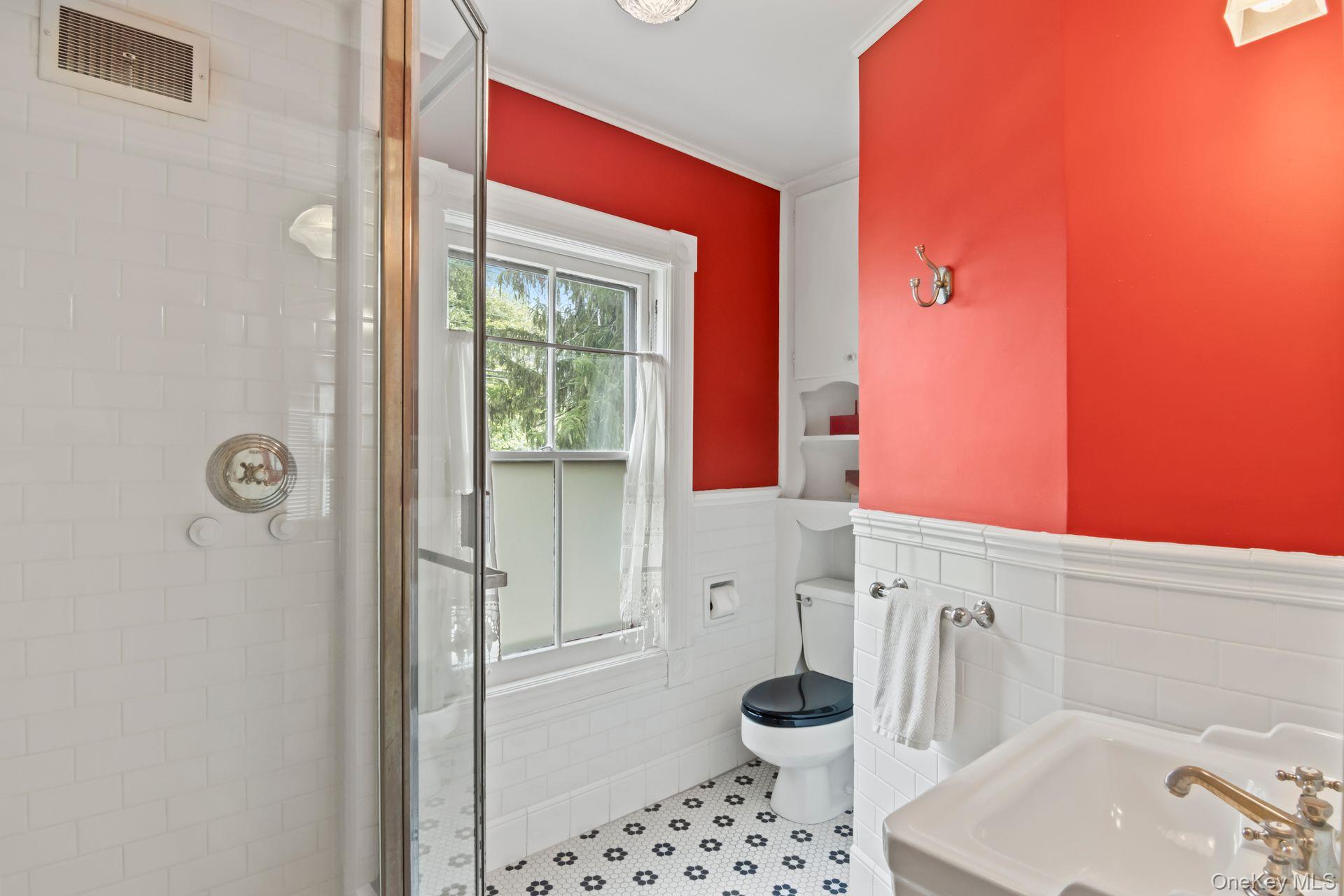 #16 photo, 131 Bayview Avenue, সাফোক কাউন্টি Northport , NY 11768