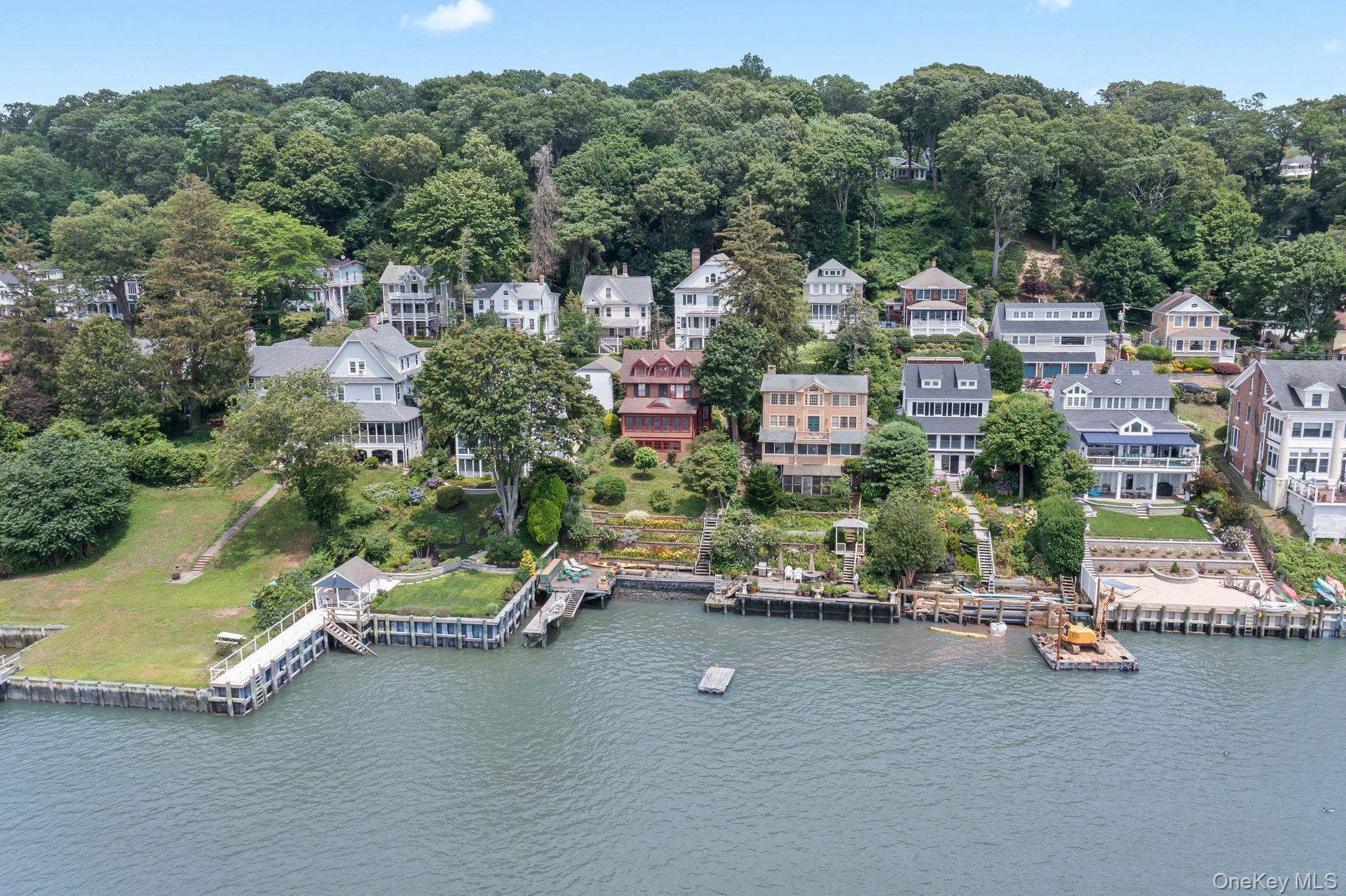 #20 photo, 131 Bayview Avenue, সাফোক কাউন্টি Northport , NY 11768