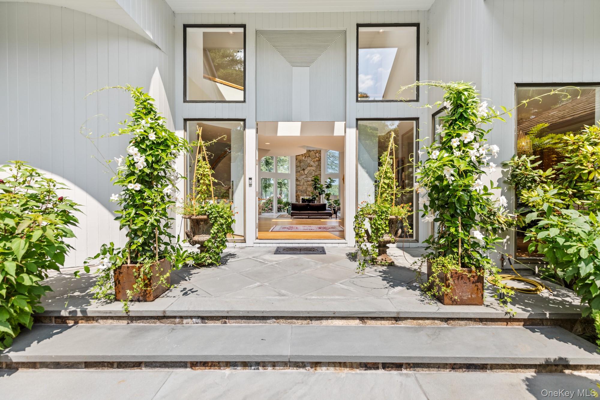 #4 photo, 8 Mill Pond Lane, नासाउ काउंटी Lattingtown , NY 11560