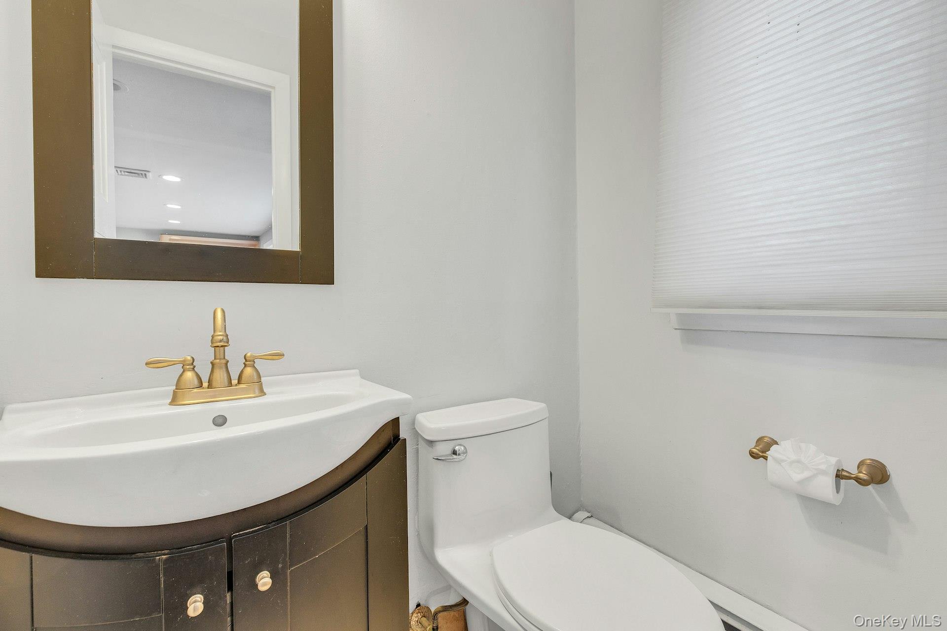 #11 photo, 2505 Walters Court, নাসাউ কাউন্টি Bellmore , NY 11710