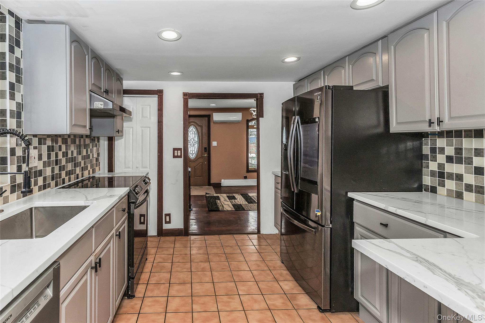 #9 photo, 524 Jerusalem Avenue, Hicksville , NY 11801