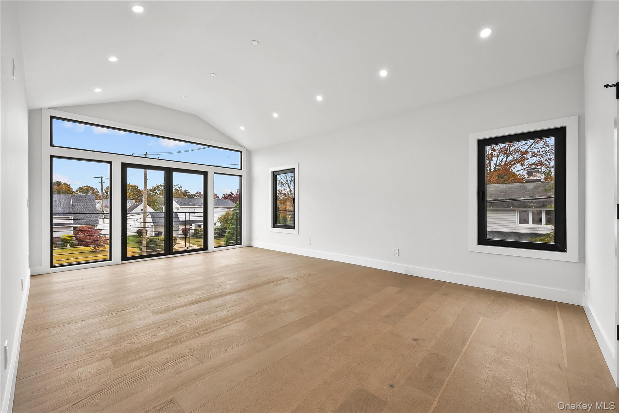 #16 photo, 48 Martin Lane, Westbury , NY 11590