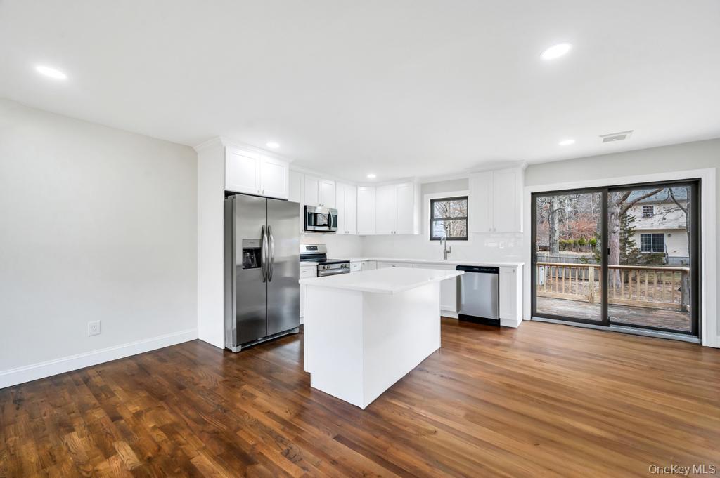 #10 photo, 350 Brookhaven Avenue, Riverhead , NY 11901