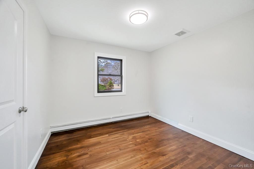 #11 photo, 350 Brookhaven Avenue, Riverhead , NY 11901