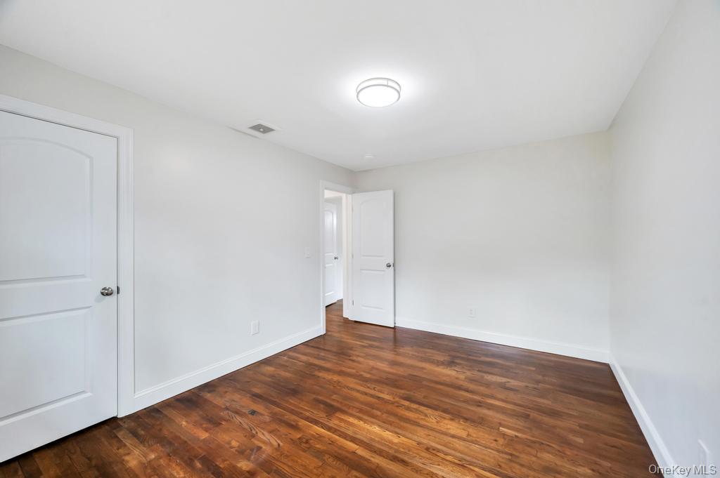 #14 photo, 350 Brookhaven Avenue, Riverhead , NY 11901