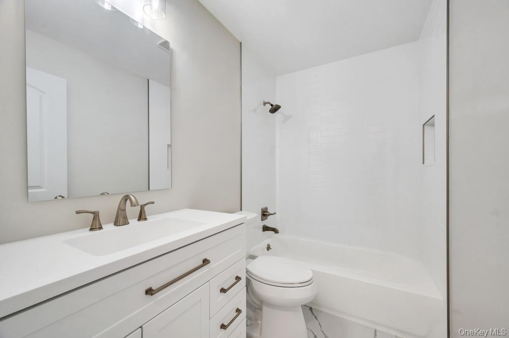 #17 photo, 350 Brookhaven Avenue, Riverhead , NY 11901