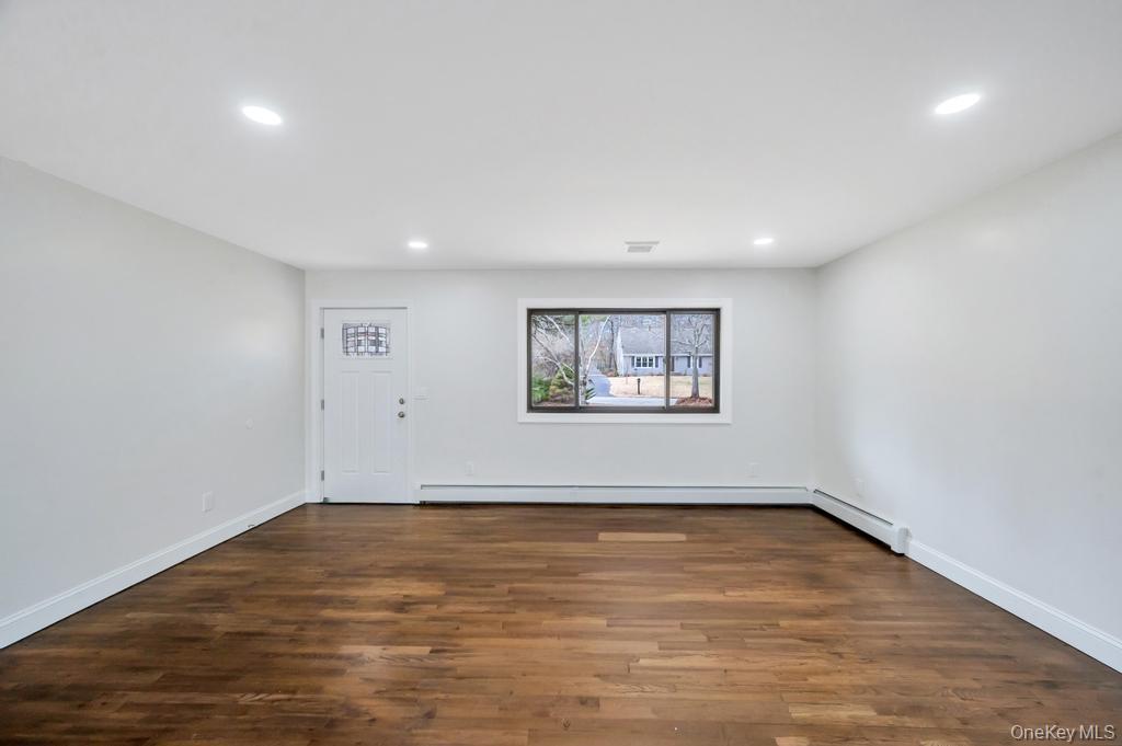 #6 photo, 350 Brookhaven Avenue, Riverhead , NY 11901