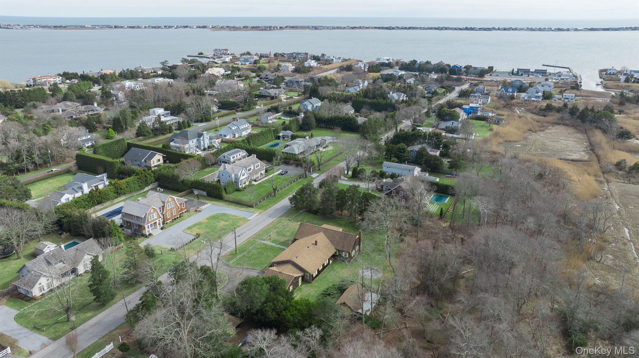 #19 photo, 43 Halsey Road, מחוז סאפוק Remsenburg , NY 11901