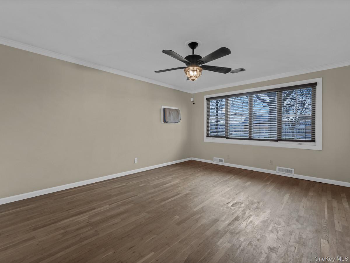 #8 photo, 1255 Udall Road, Bay Shore , NY 11706