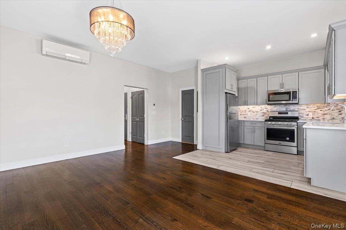 #5 photo, 745 E 136th Street, ব্রঙ্কস Bronx , NY 10454