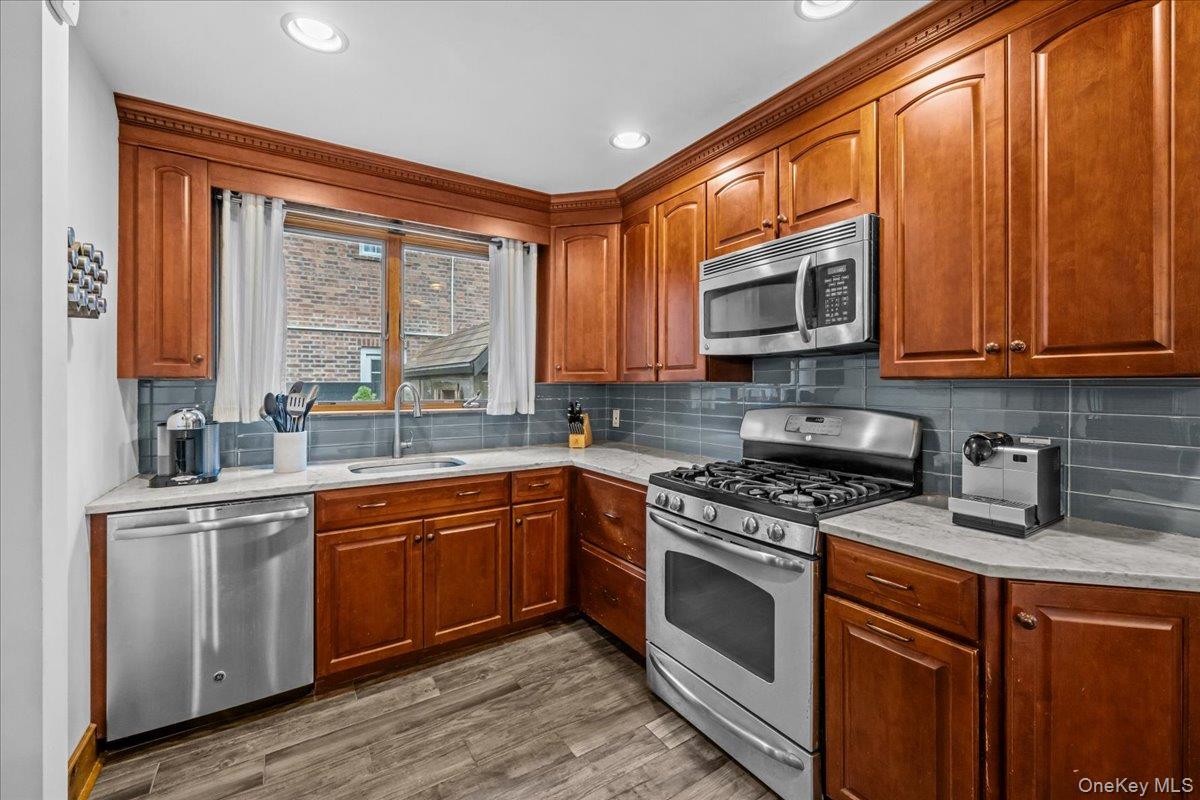 #13 photo, 3318 Polo Place, Bronx , NY 10465