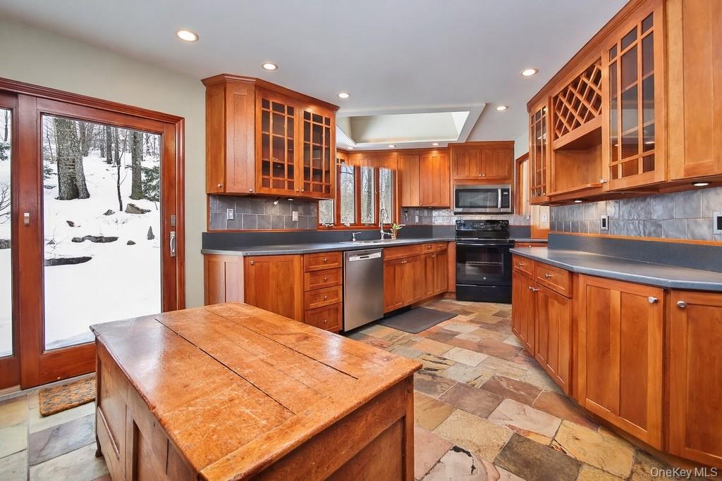 #4 photo, 9 Crescent Lane, Putnam Valley , NY 10579