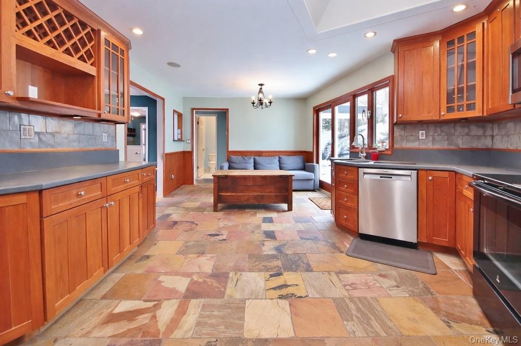 #5 photo, 9 Crescent Lane, Putnam Valley , NY 10579