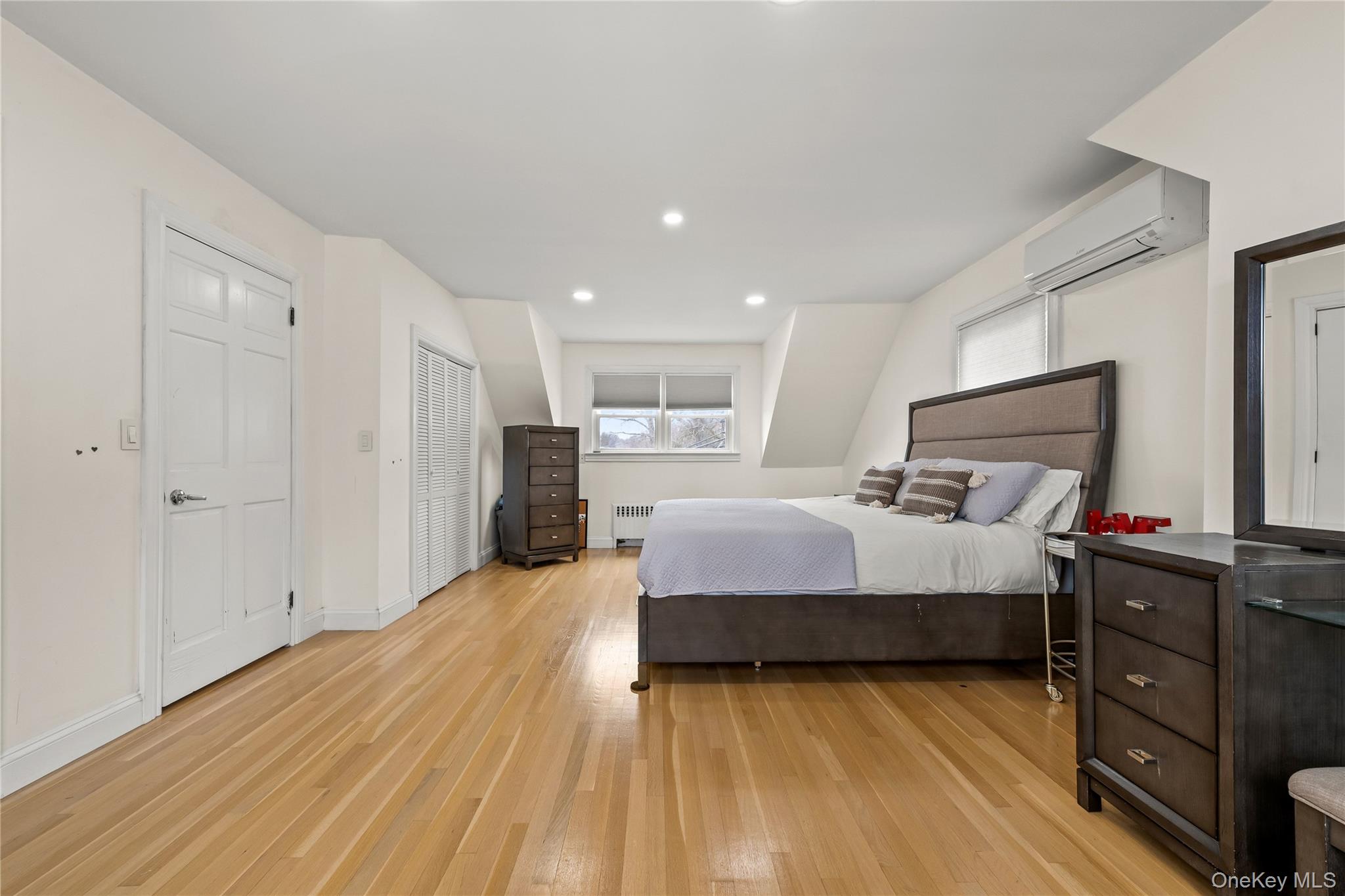 #15 photo, 5 Cross Hill Avenue, Yonkers , NY 10703