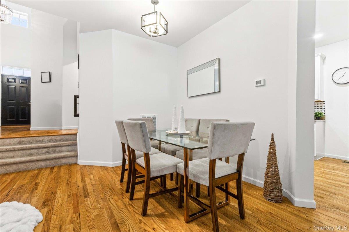 #7 photo, 17 Woodrose Court, Middletown , NY 10940