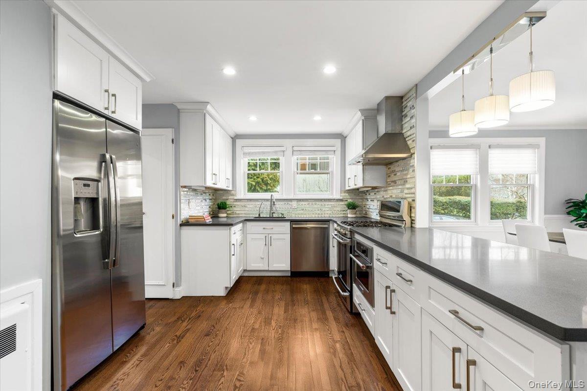 #8 photo, 12 Robin Hill Road, Scarsdale , NY 10583