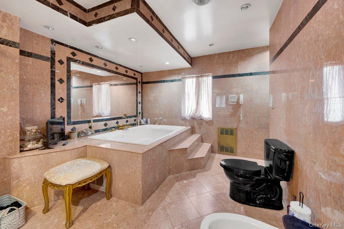 #11 photo, 3252 Waterbury Avenue, Bronx , NY 10465