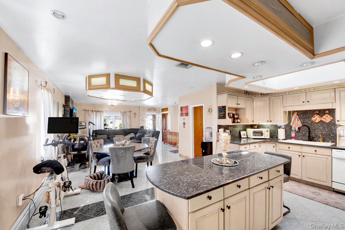 #6 photo, 3252 Waterbury Avenue, Bronx , NY 10465