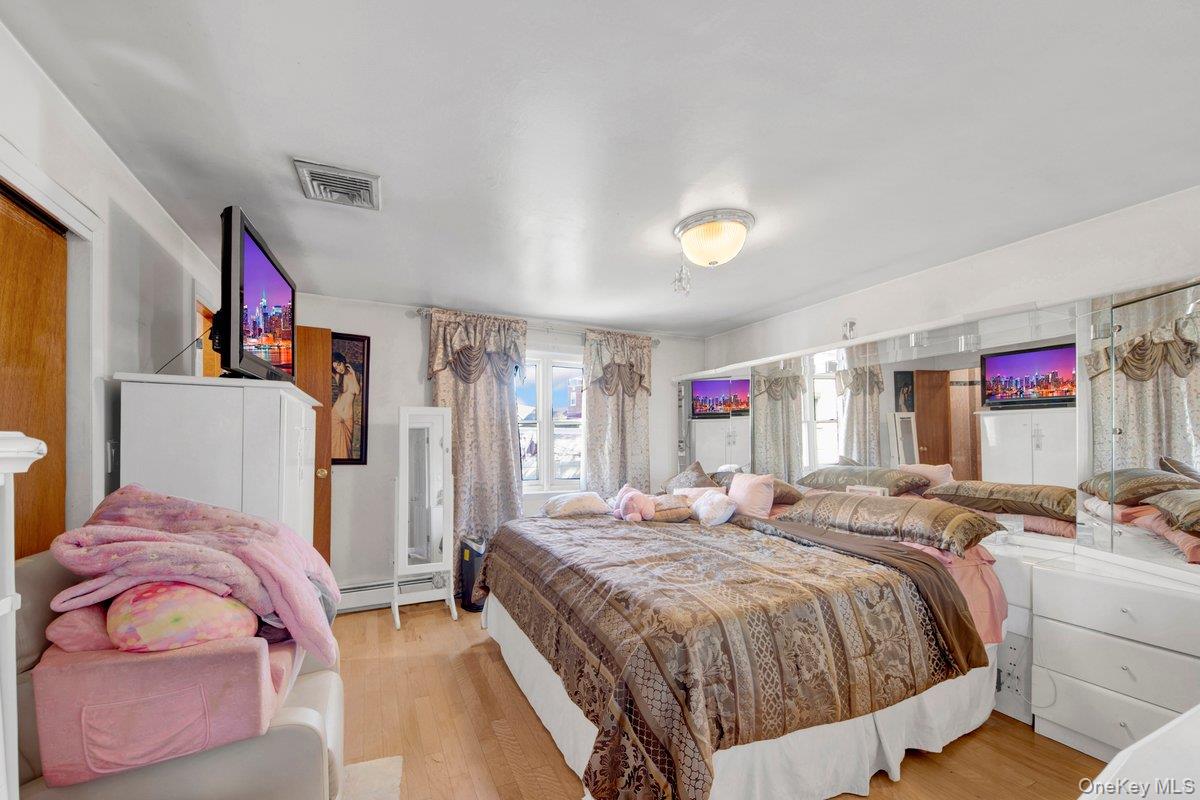 #9 photo, 3252 Waterbury Avenue, Bronx , NY 10465