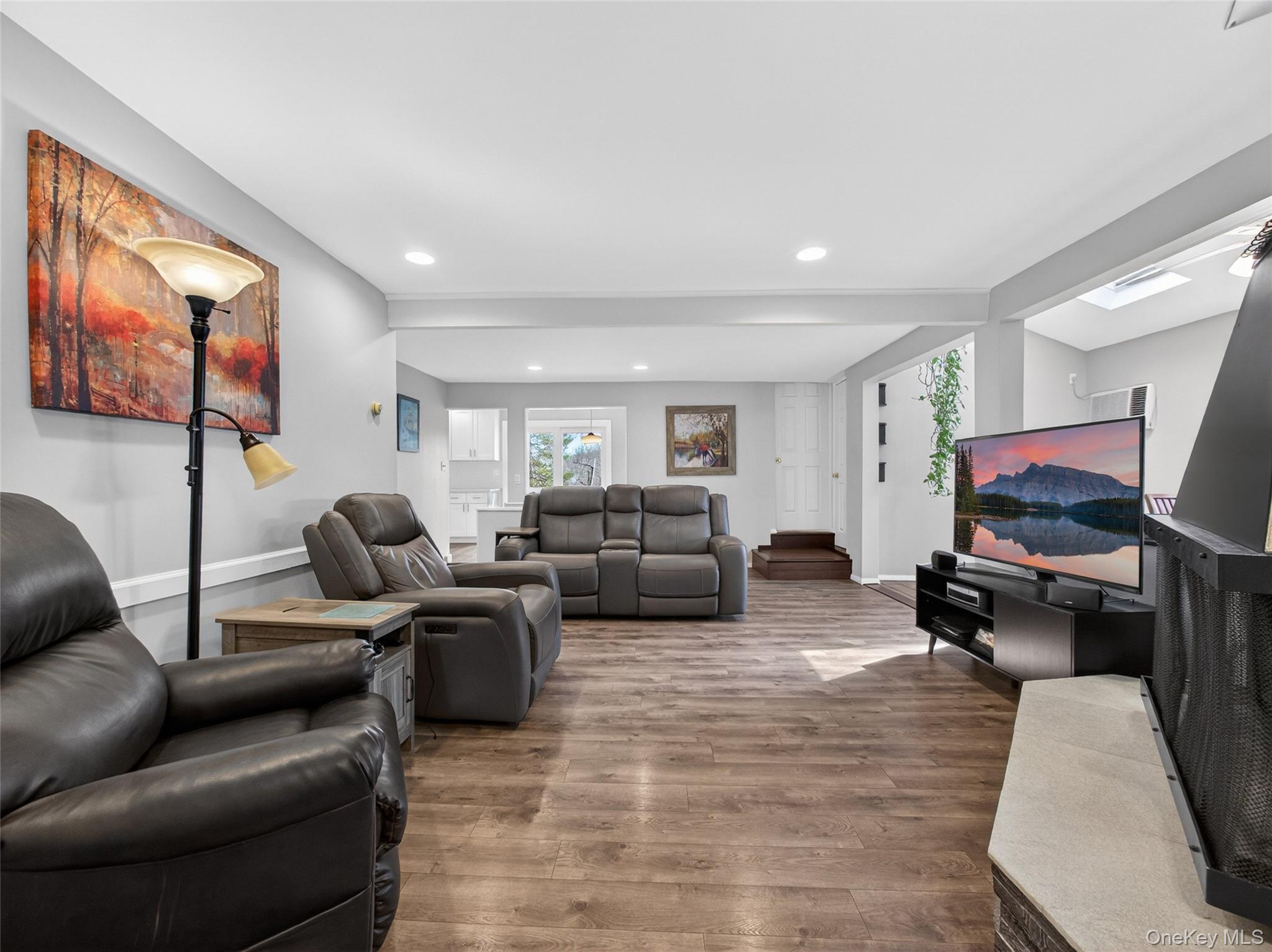 #4 photo, 97 Ridge Road, Valley Cottage , NY 10989