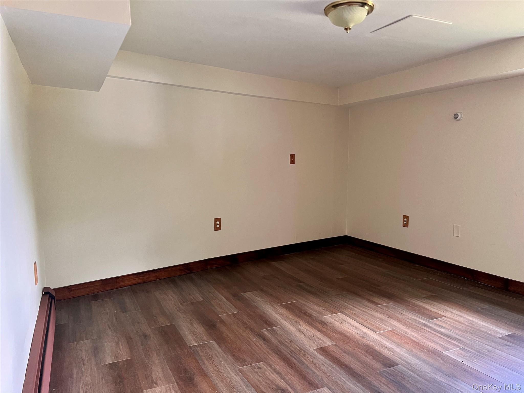 #11 photo, 2 Oak Street, Chester , NY 10918