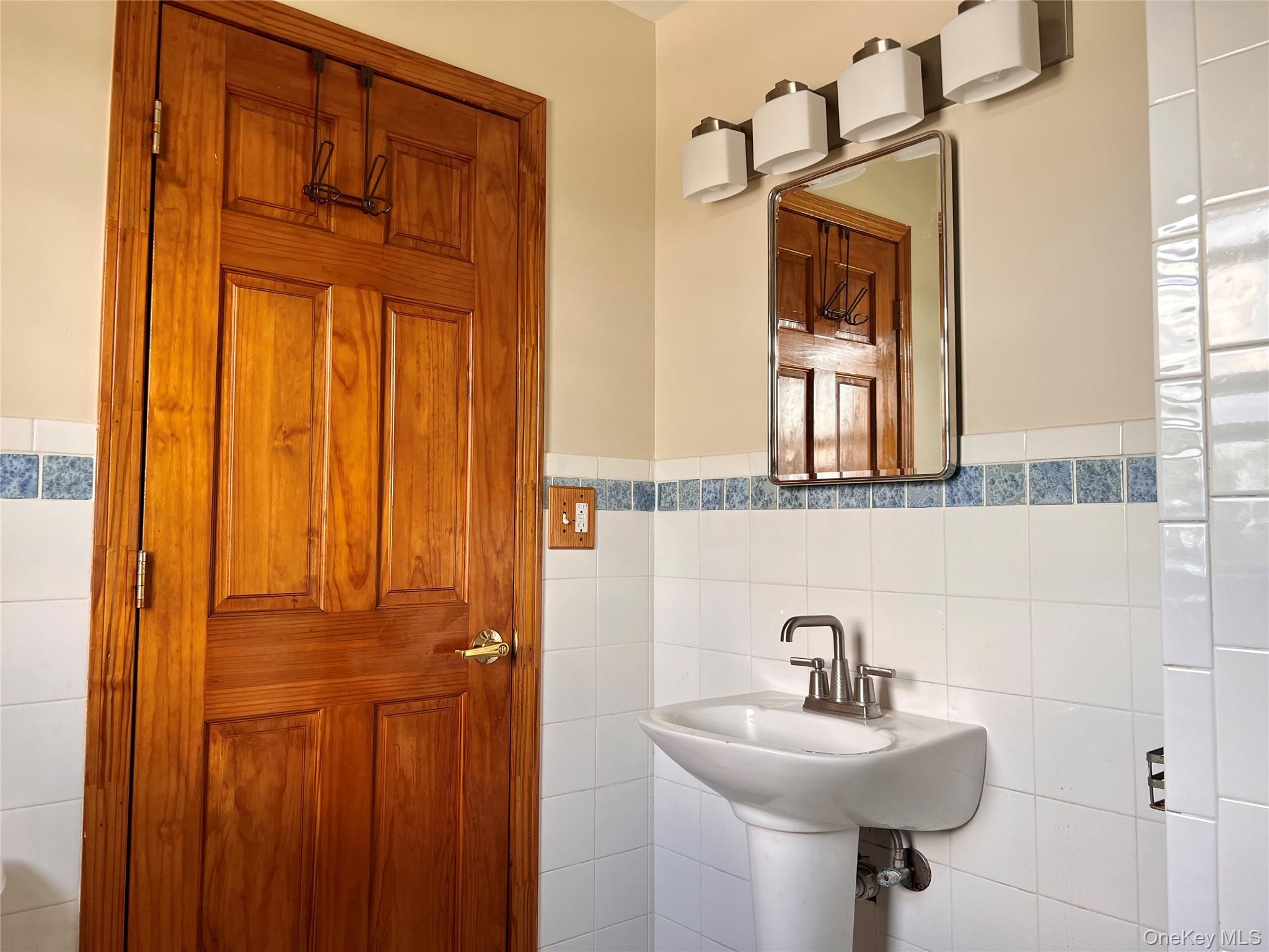 #7 photo, 2 Oak Street, Chester , NY 10918