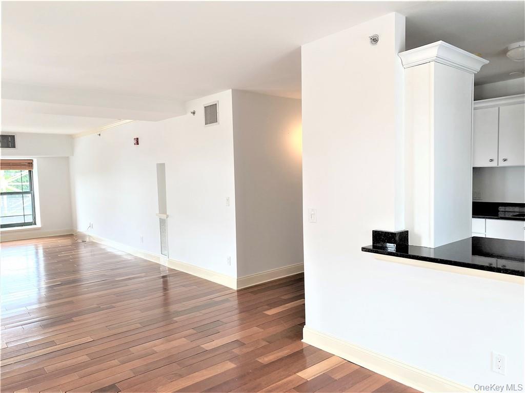 #7 photo, 1 S Astor Street, Irvington , NY 10533