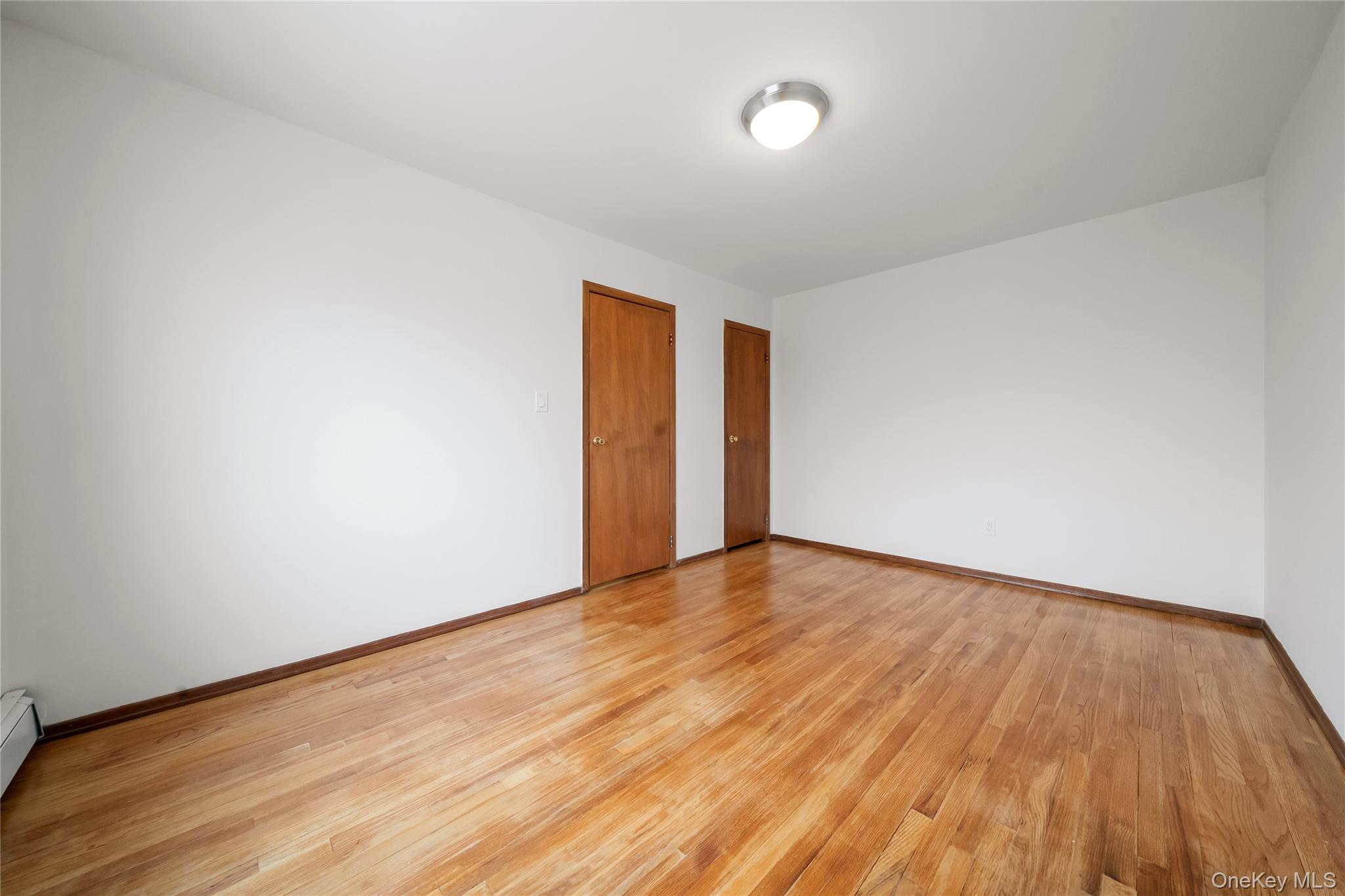 #11 photo, 67-37 79th Street, কুইন্‌স Middle Village , NY 11379