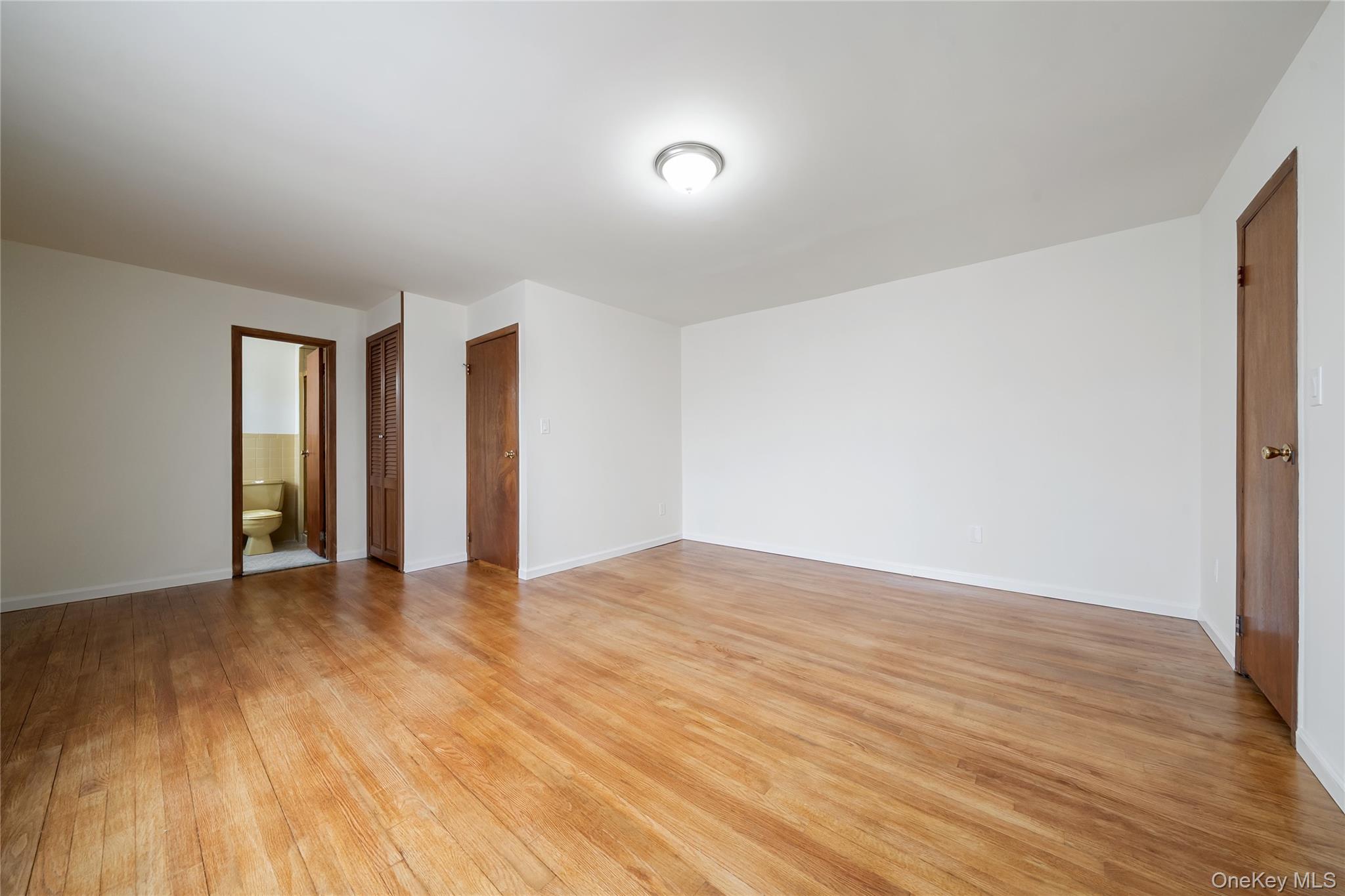 #14 photo, 67-37 79th Street, কুইন্‌স Middle Village , NY 11379