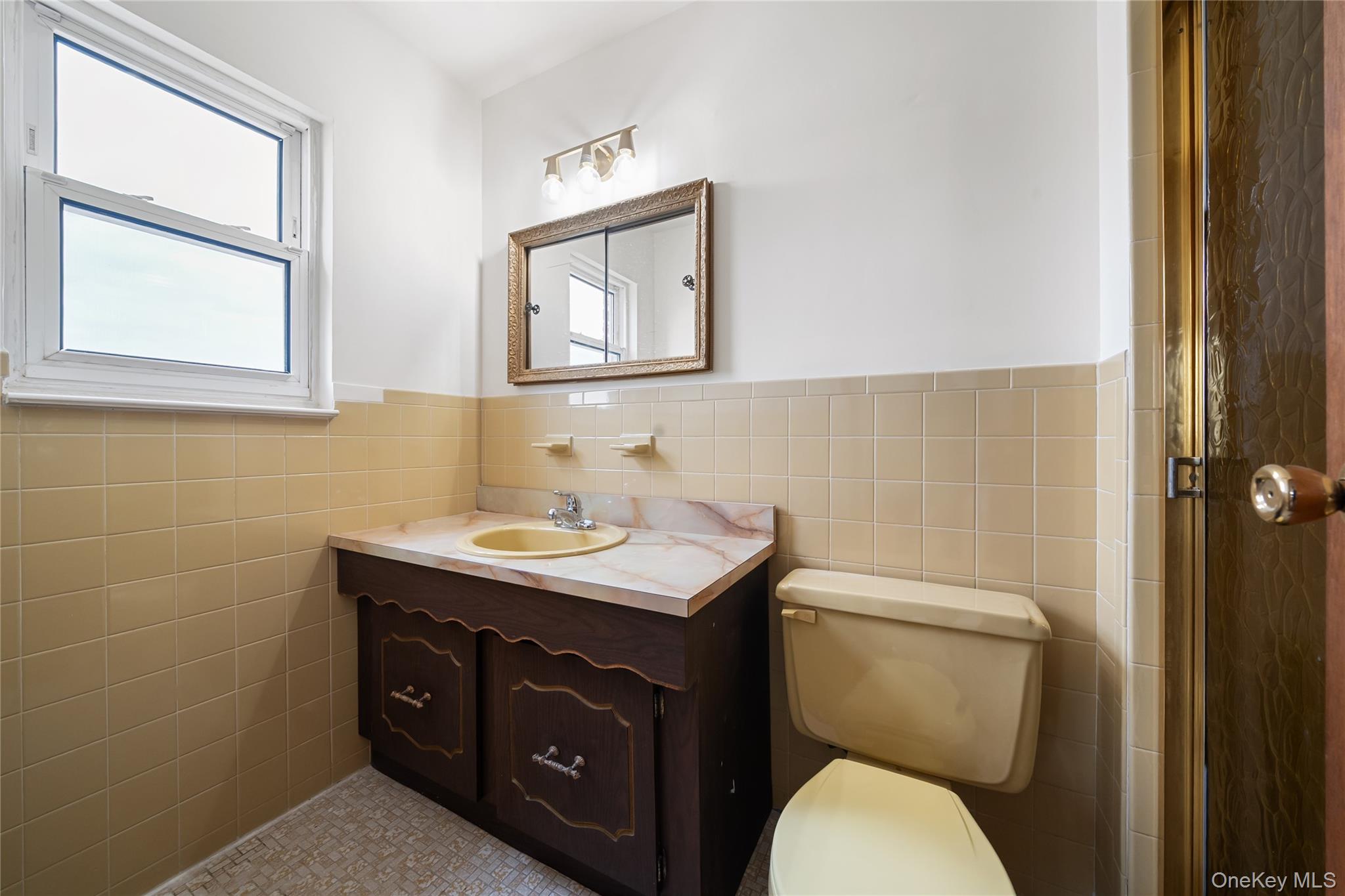 #16 photo, 67-37 79th Street, কুইন্‌স Middle Village , NY 11379