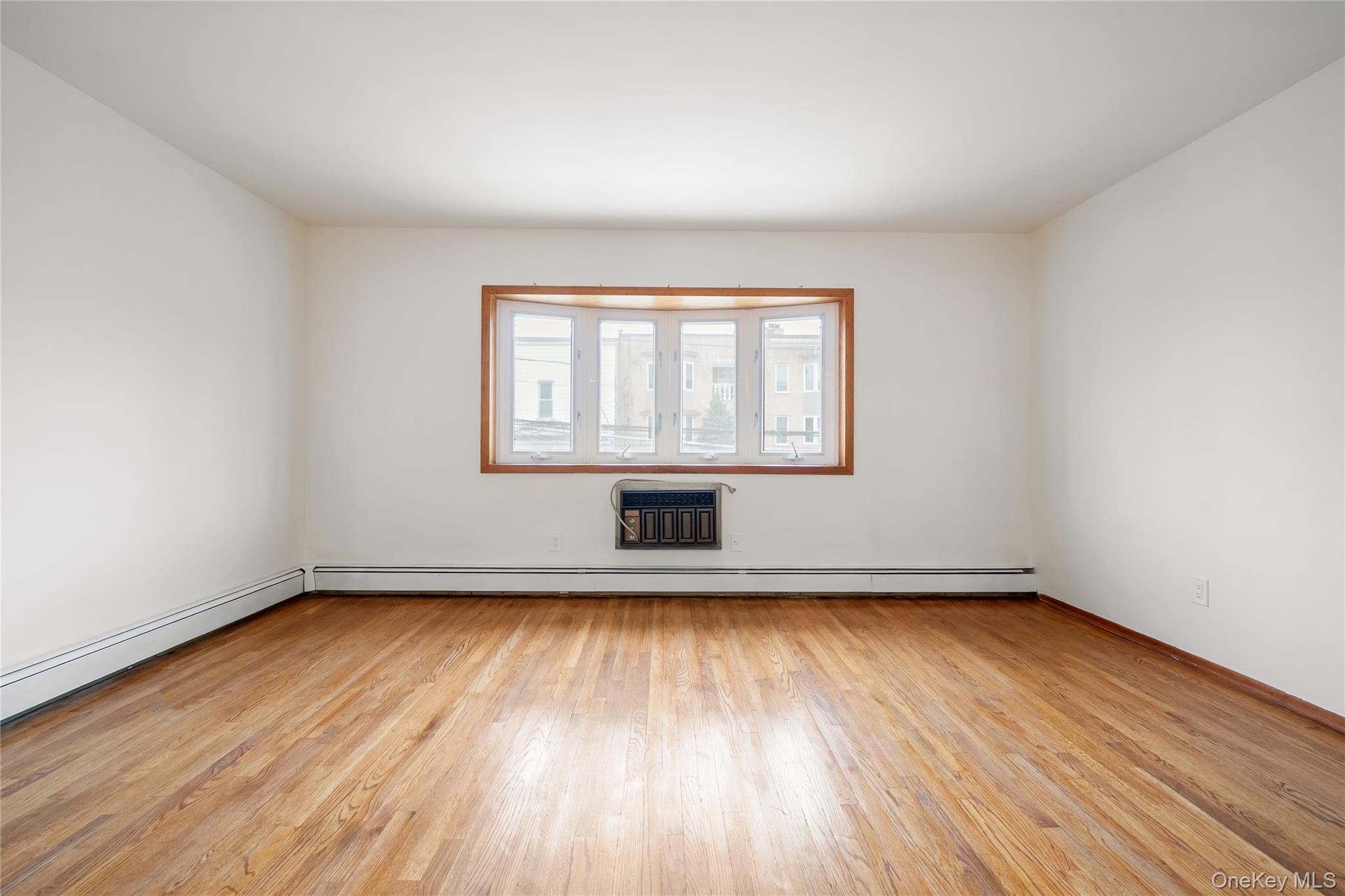 #4 photo, 67-37 79th Street, কুইন্‌স Middle Village , NY 11379