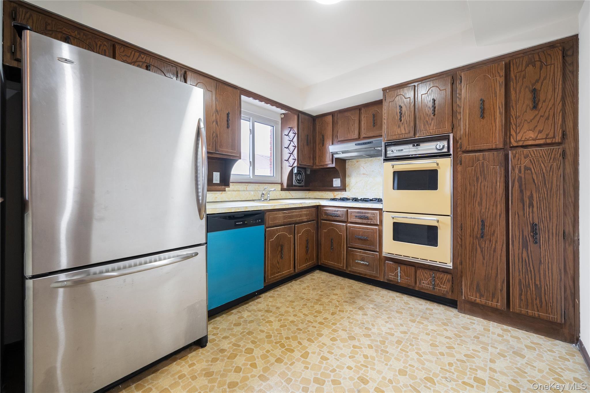 #6 photo, 67-37 79th Street, কুইন্‌স Middle Village , NY 11379